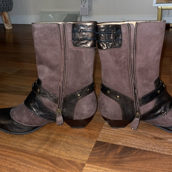 John Fluevog ankle boots. Spencer. Chocolate. Size 9 - Picture 8 of 13